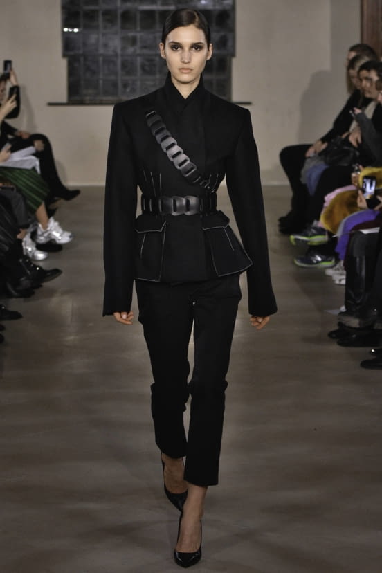 woman<br>FW19