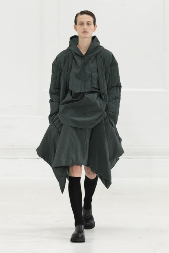 woman<br>FW22