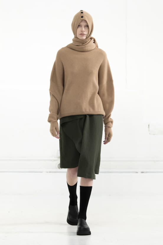 woman<br>FW22