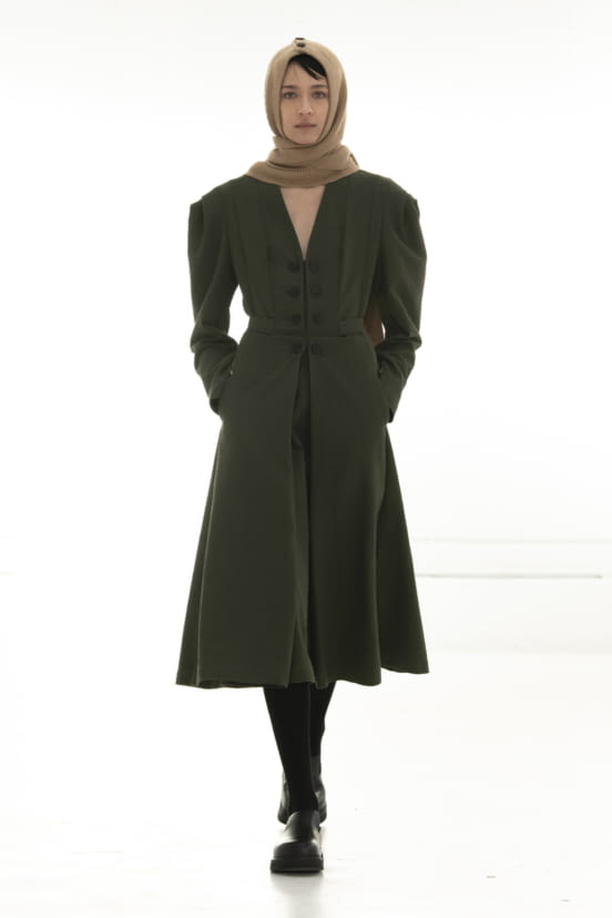 woman<br>FW22