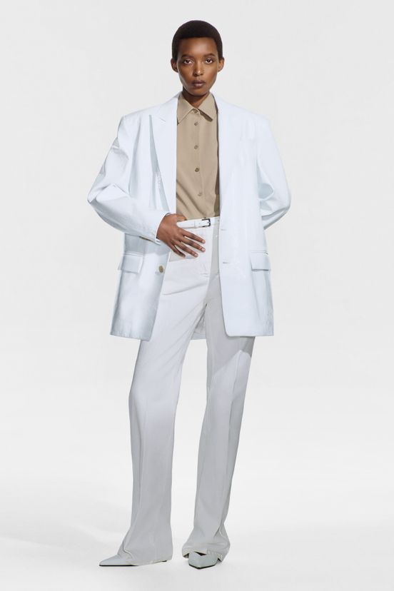 woman<br>Resort 2025