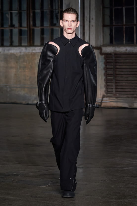 woman<br>FW22