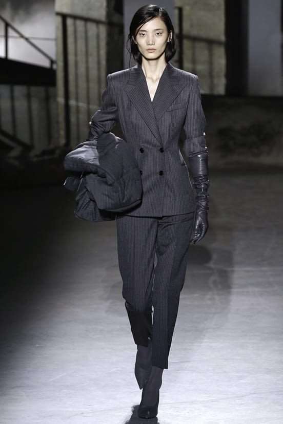 woman<br>FW19