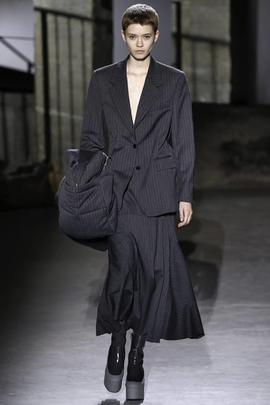 woman<br>FW19