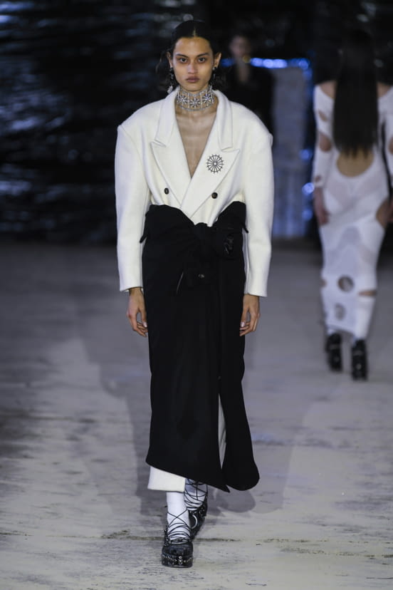woman<br>FW22