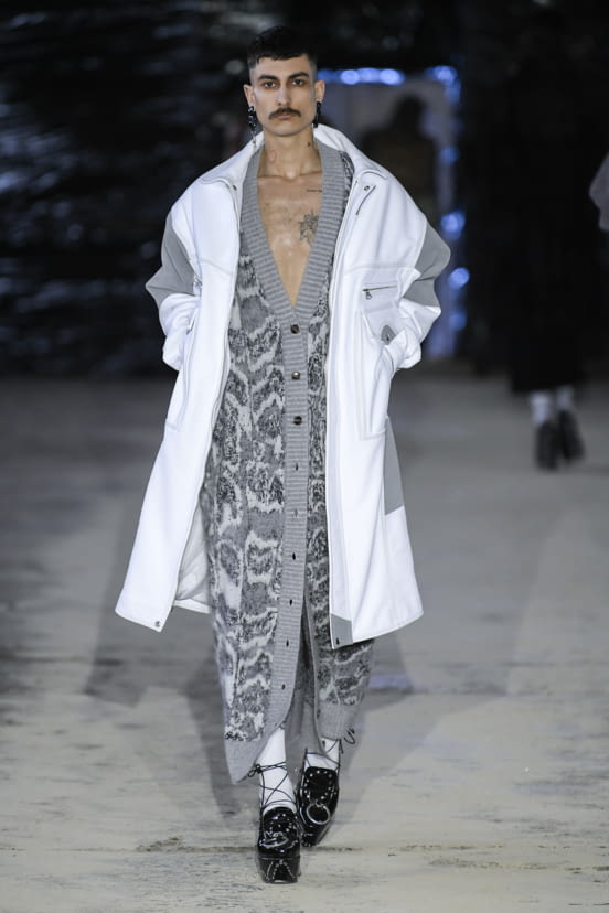 woman<br>FW22
