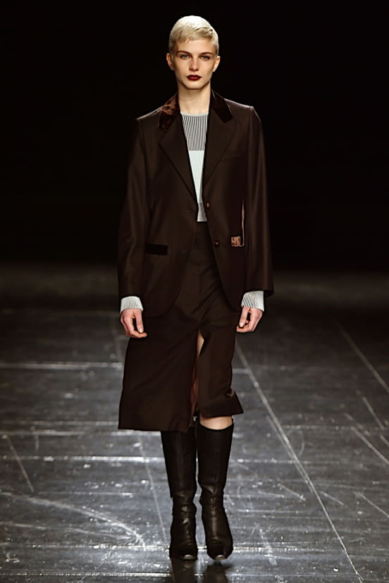 woman<br>FW22