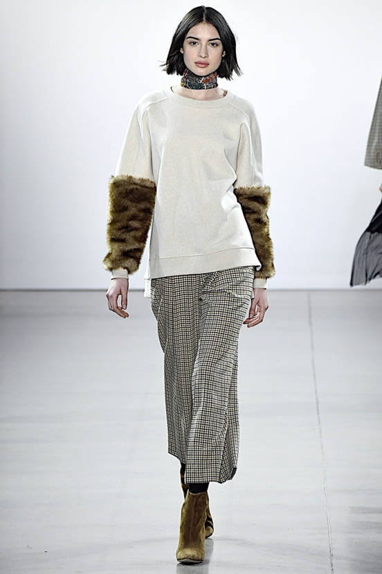 woman<br>FW19