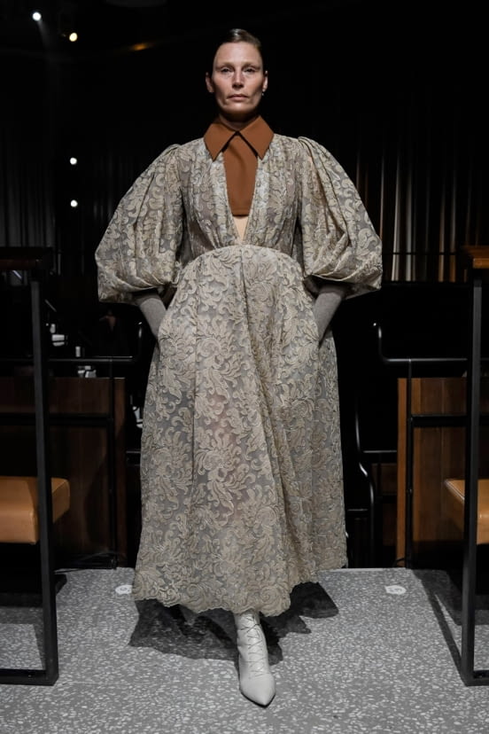 woman<br>FW20