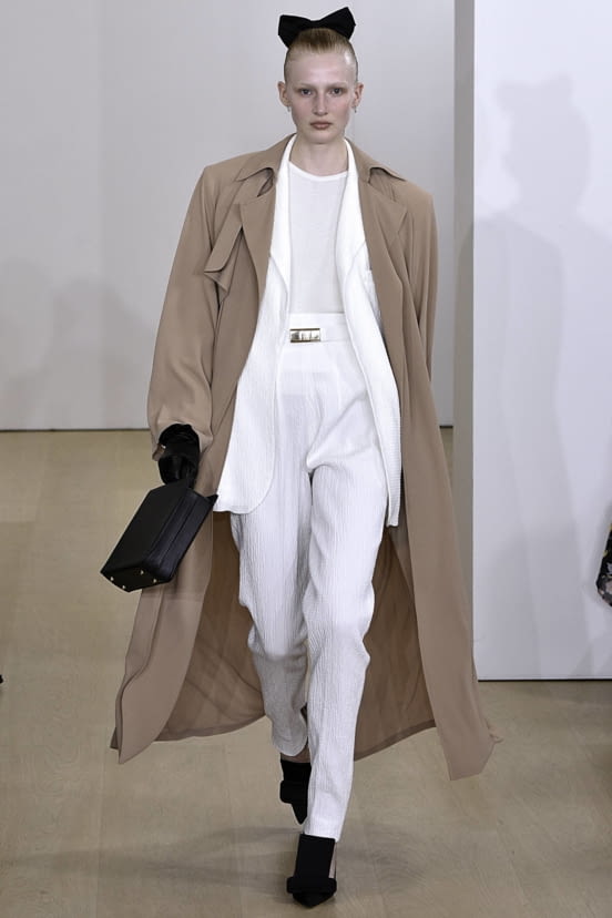woman<br>SS19