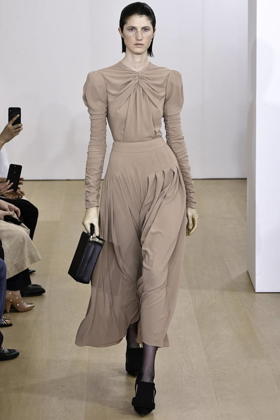 woman<br>SS19