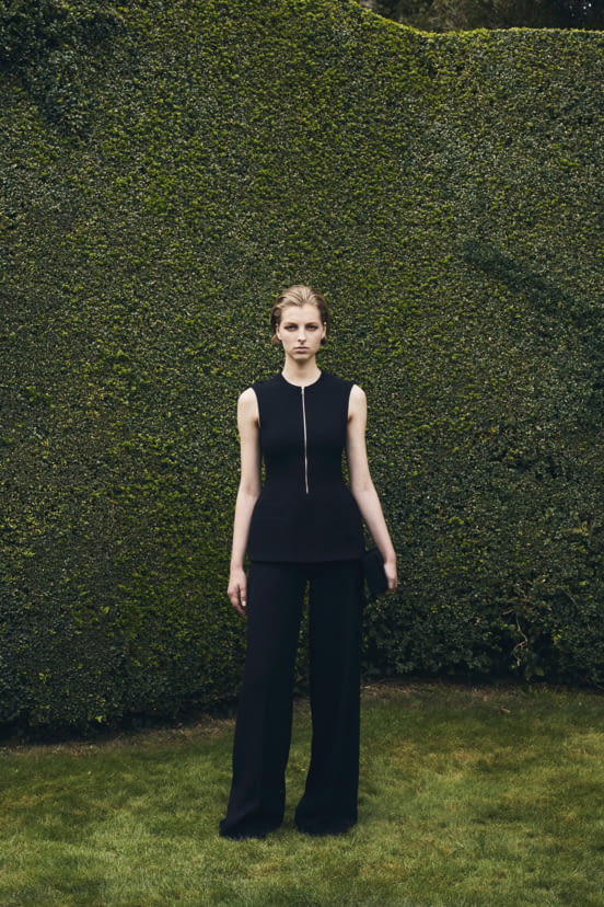 woman<br>SS22