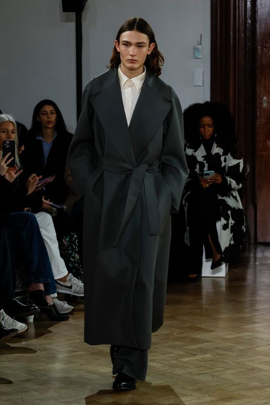 woman<br>FW23