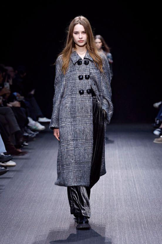 woman<br>FW25