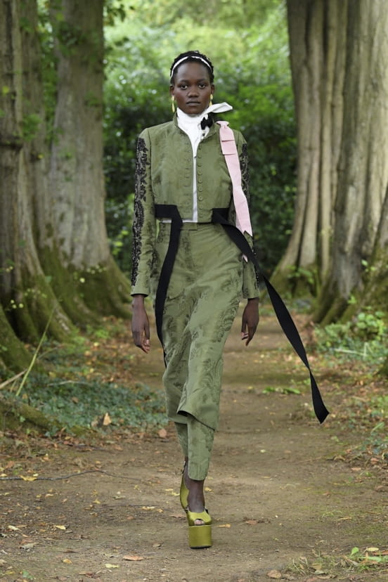 woman<br>SS21