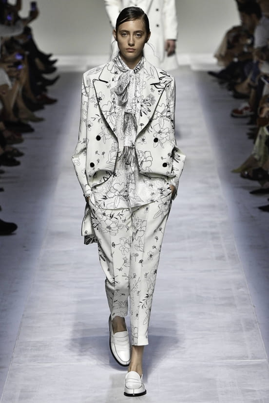 woman<br>SS19