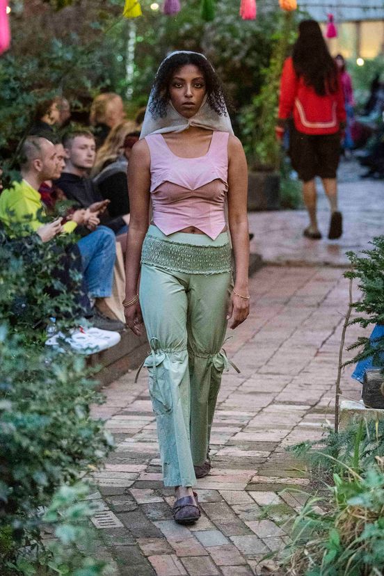 woman<br>SS23