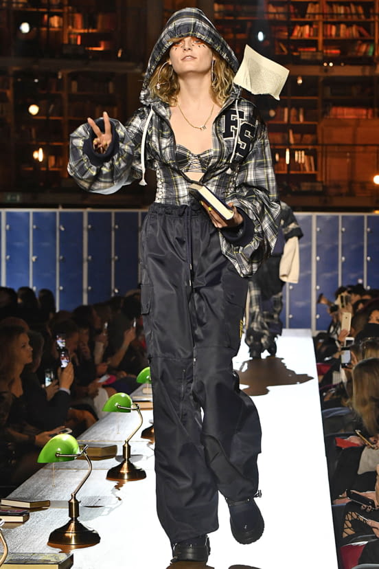 woman<br>F/W 17