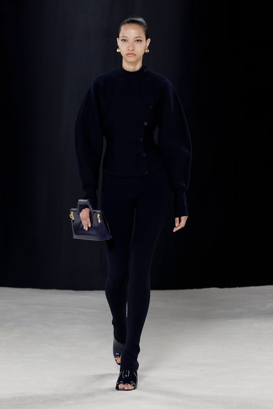 woman<br>FW23