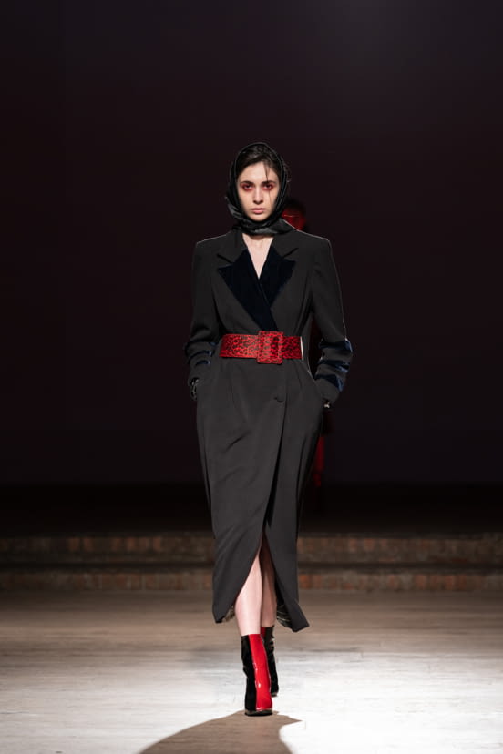 woman<br>FW22