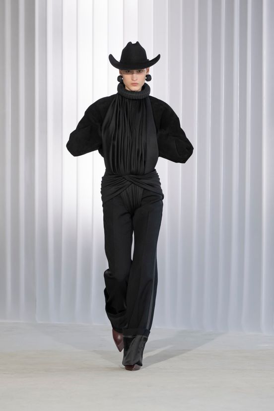 woman<br>FW26