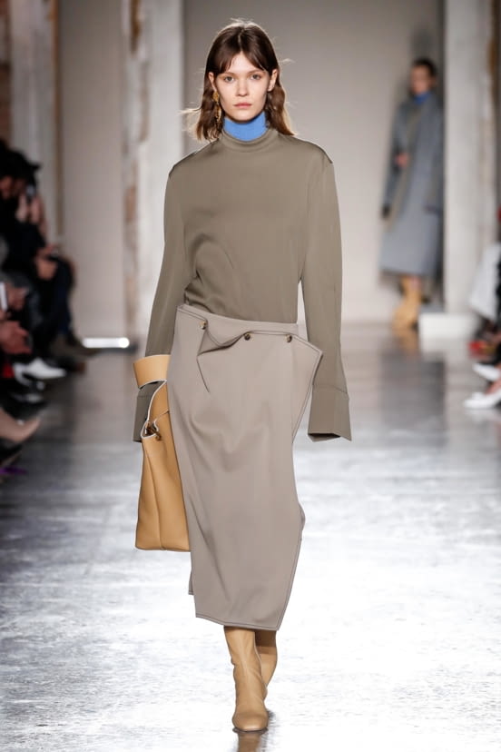 woman<br>FW18