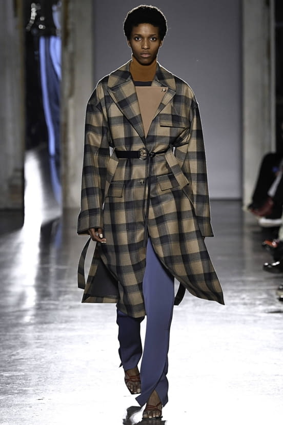 woman<br>FW19
