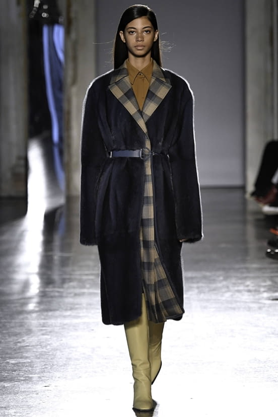 woman<br>FW19