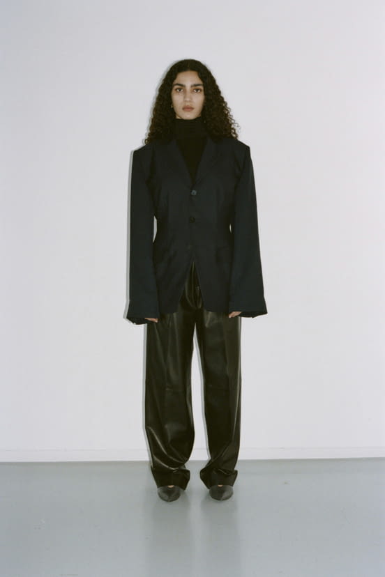 woman<br>FW21