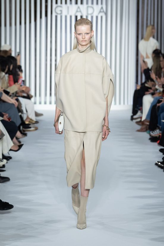 woman<br>FW23