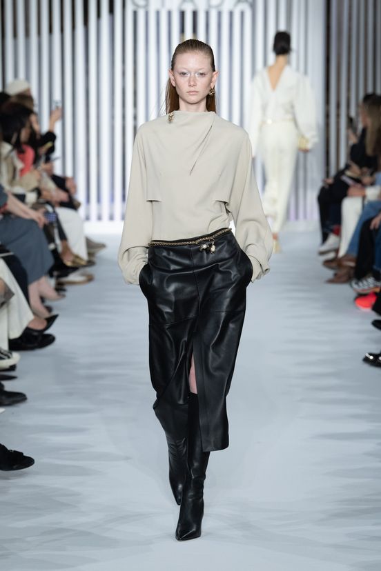 woman<br>FW23