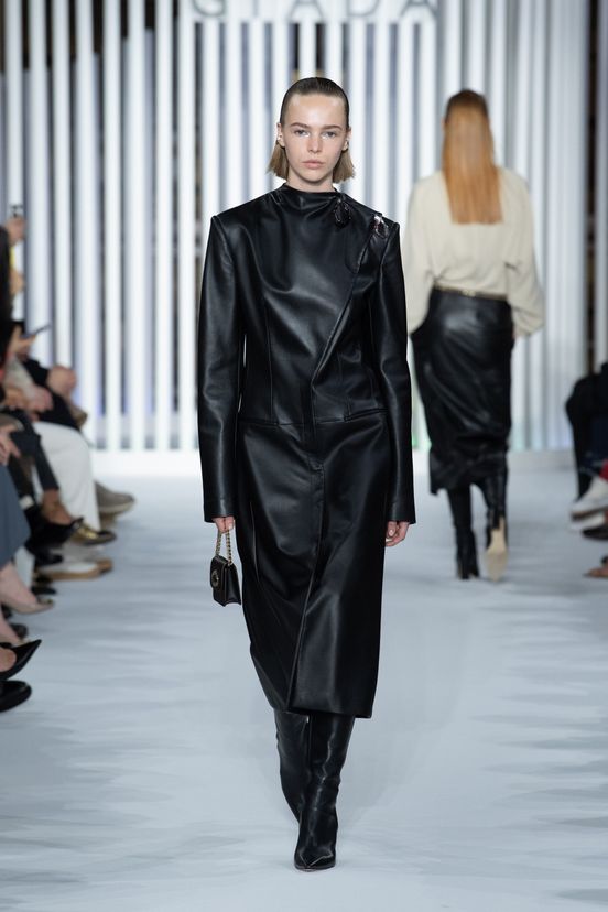 woman<br>FW23