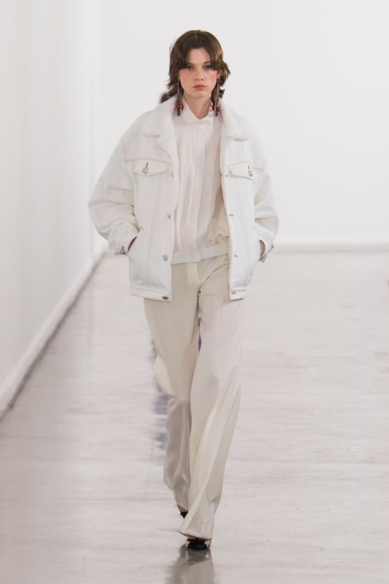 woman<br>FW23