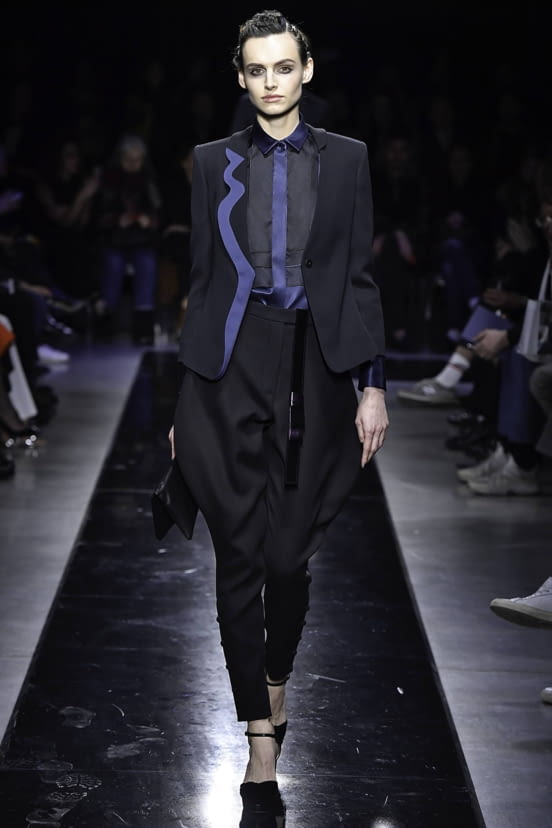 woman<br>FW19