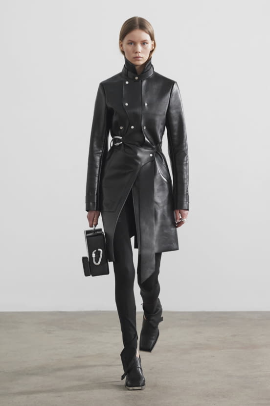 woman<br>FW21