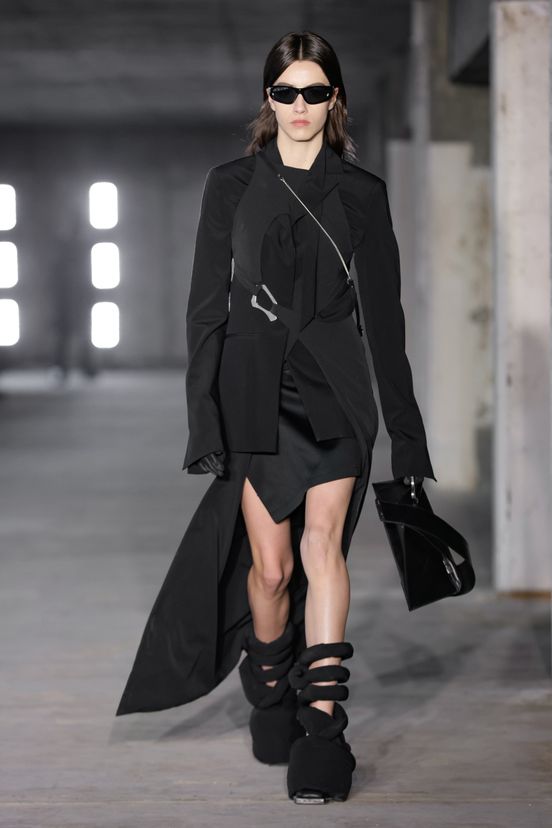 woman<br>FW23