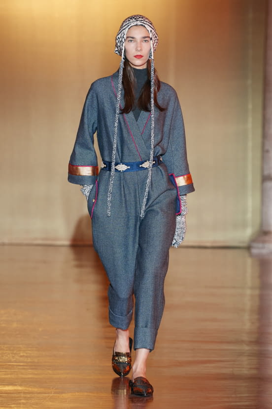 woman<br>FW22