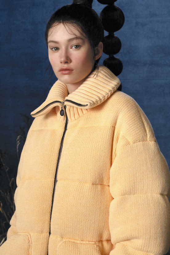 woman<br>FW22