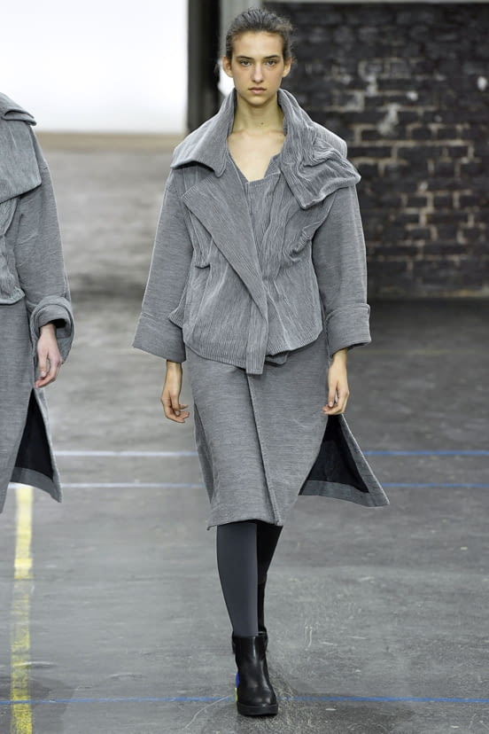 woman<br>FW19