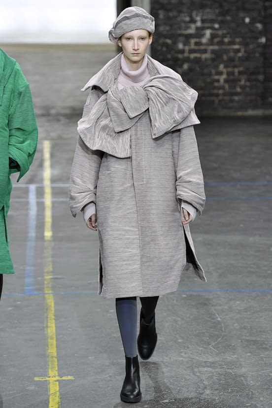 woman<br>FW19