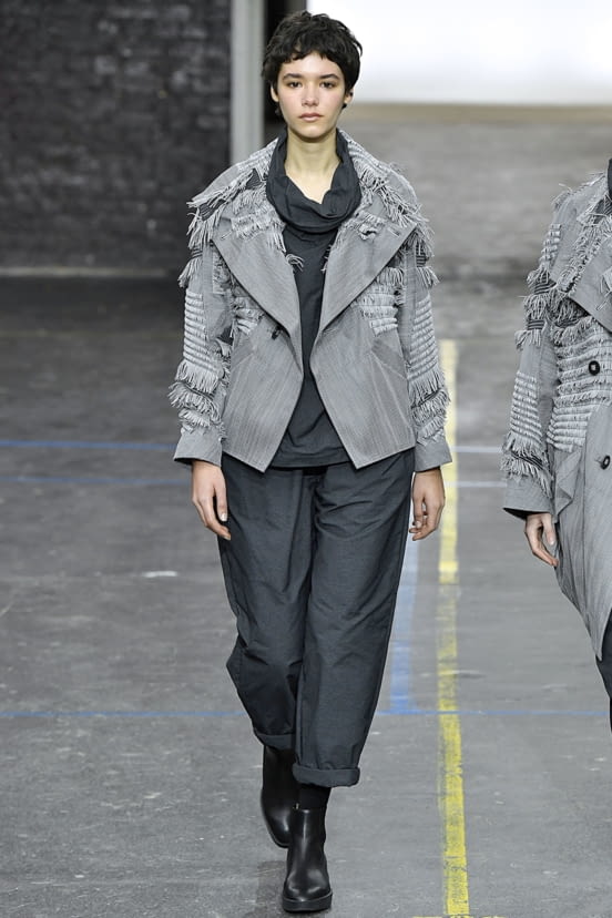 woman<br>FW19