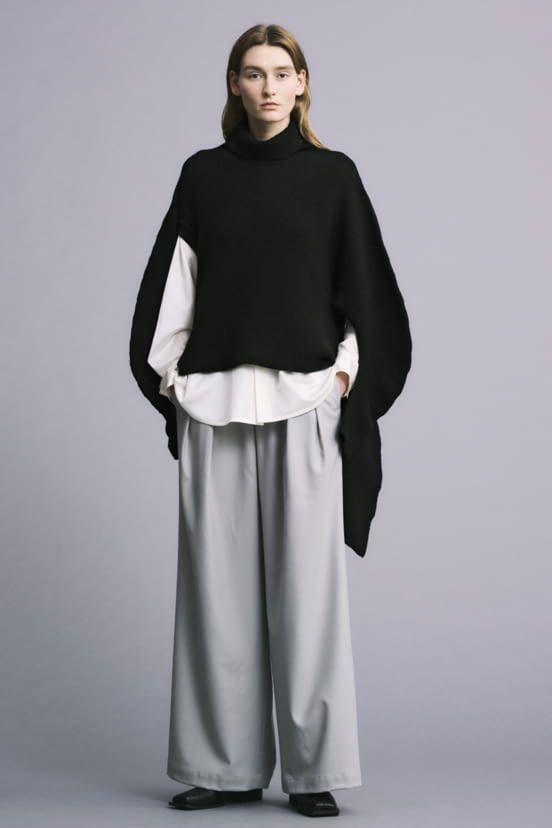 woman<br>FW22