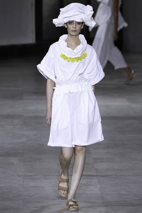 woman<br>SS19
