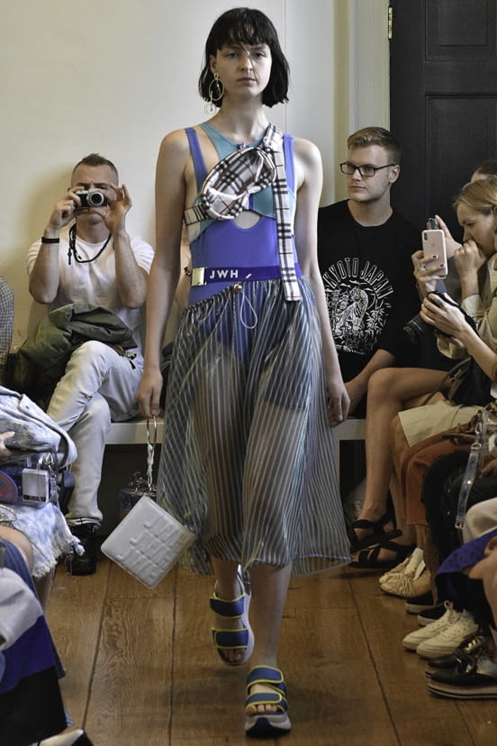 woman<br>SS19