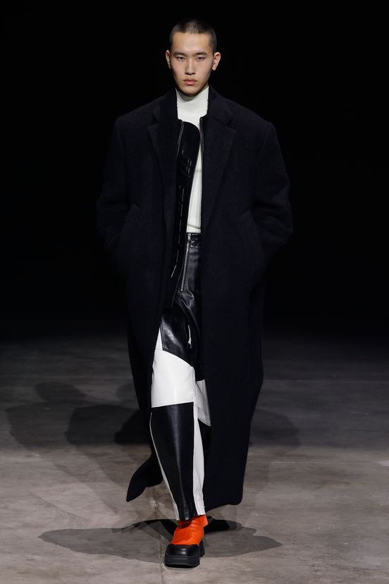 woman<br>FW23