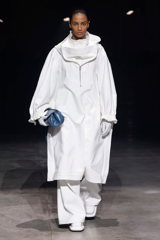 woman<br>FW23