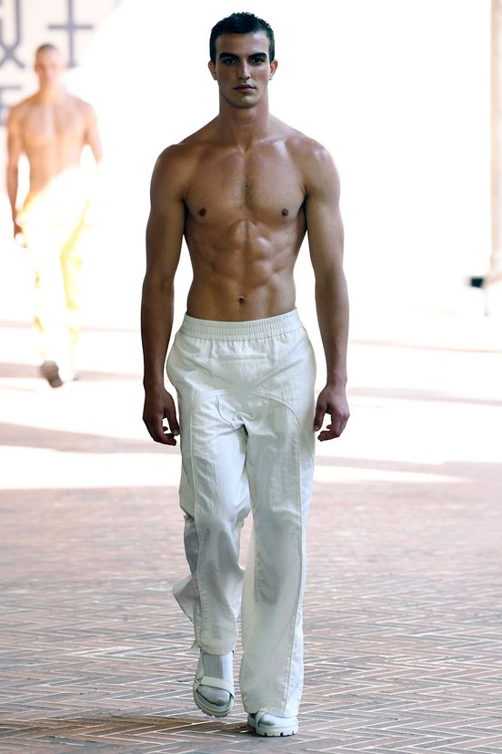 man<br>SS23