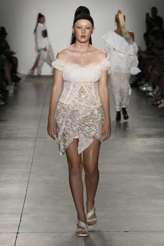 woman<br>SS19