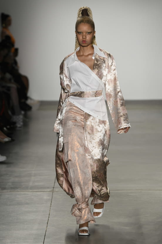 woman<br>SS19