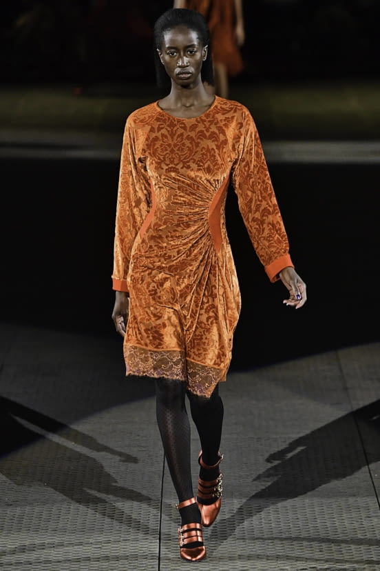 woman<br>FW19